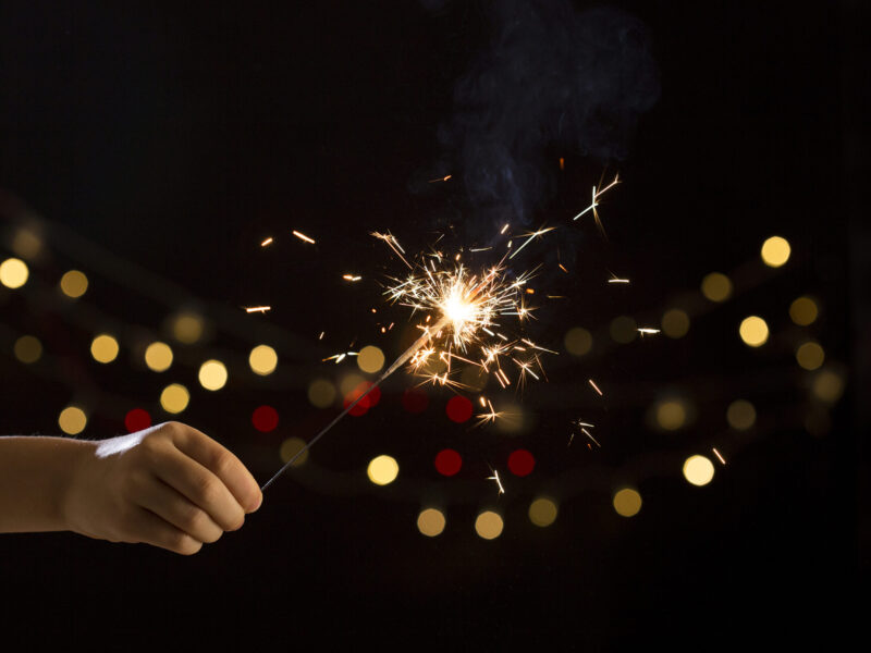 Zelf vuurwerk maken: dit zijn de leukste Oud & Nieuw-knutsels